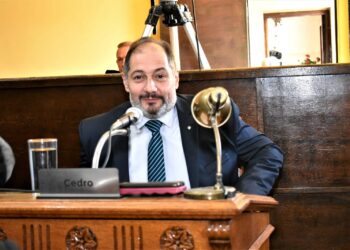 Ahora las denuncias ante la justicia vienen de la vereda de enfrente