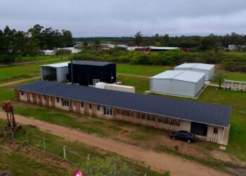 El Municipio fortalece el vínculo entre universidad, escuela y desarrollo industrial en Federación