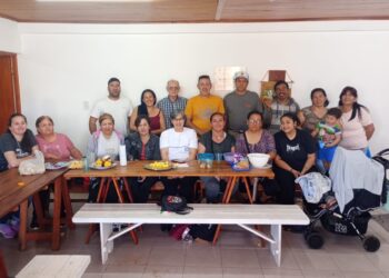 Distintos grupos de jóvenes y adultos se capacitan buscando una rápida salida laboral