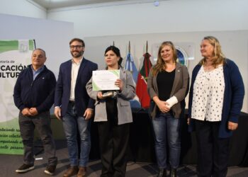 AZCUÉ RECONOCIÓ Y DESTACÓ LA LABOR DE LOS DOCENTES DE LOS PROGRAMAS MUNICIPALES