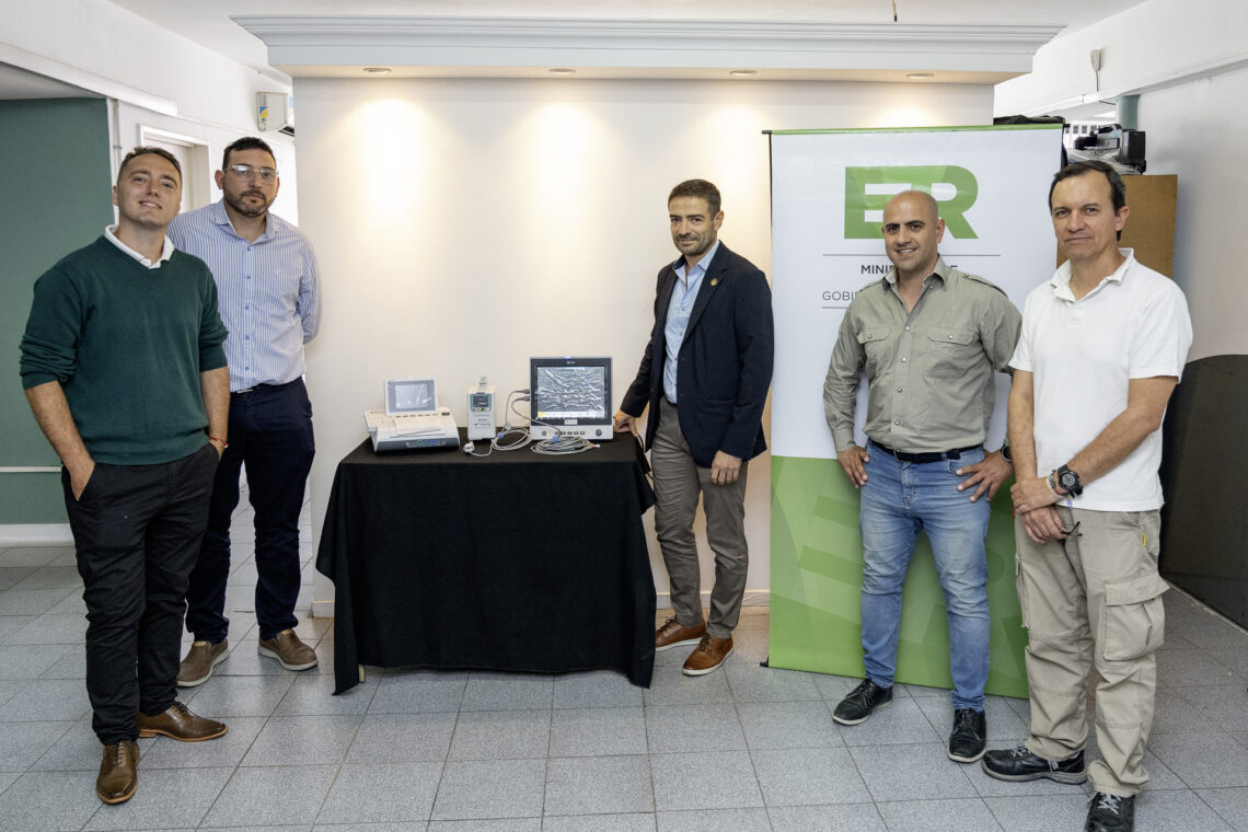 Salud entregó tres equipamientos esenciales para la atención de partos y nacimientos en Victoria