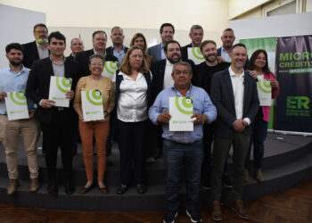 LA PROVINCIA FIRMÓ CONVENIOS DEL PROGRAMA MICROCRÉDITOS PARA EL IMPULSO LOCAL EN CONCORDIA