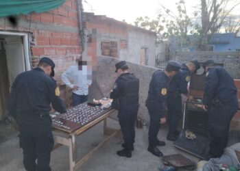 ALLANAMIENTO CON SECUESTROS Y APREHENDIDO EN CASO DE ROBO EN CLUB VIAJANTES