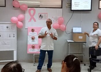 MES ROSA EN EL HOSPITAL MASVERNAT