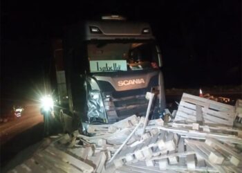 Fuerte choque entre camiones en Ruta 14