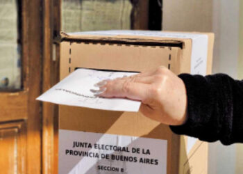 Crece el número de indecisos y el voto en blanco se consolida como la tercera fuerza