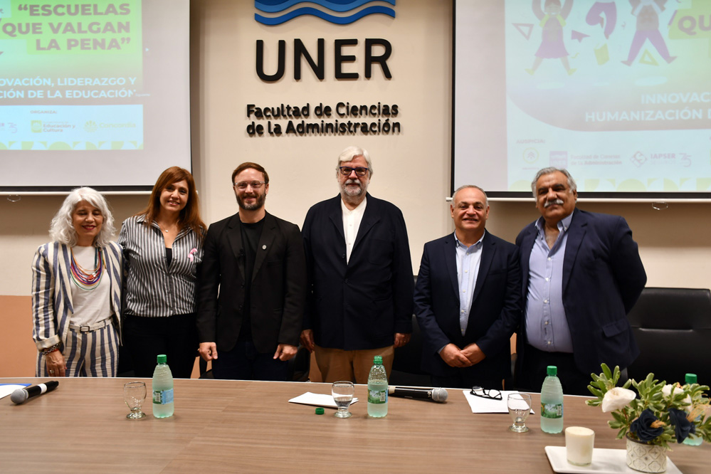 CON LA PRESENCIA DE RECONOCIDOS PROFESIONALES SE REALIZÓ EL CONVERSATORIO “ESCUELAS QUE VALGAN LA PENA”