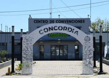 CONCORDIA Y SALTO CONSOLIDAN SU INTEGRACIÓN REGIONAL EN EL CIERRE DE LA EXPO “CONCORDIA PRODUCE 2025”