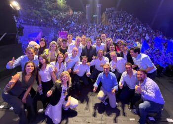 Joaquín Benegas Lynch acompañó a Javier Milei en el cierre de campaña nacional: “Votando violeta tenemos la oportunidad histórica de reafirmar el rumbo”