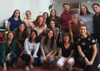 Docentes de Inglés de nivel primario participaron en talleres sobre IA