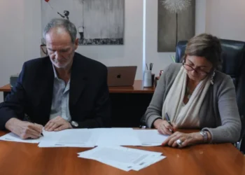 El CGE y la Secretaría de Deportes firmaron un convenio para fortalecer el deporte y el desarrollo motriz en las escuelas