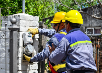 Enersa da un paso histórico con la instalación de medidores inteligentes en Aldea Brasilera