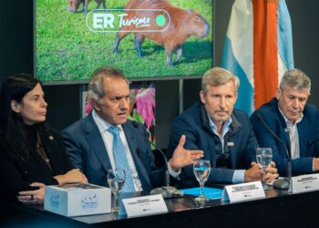 Scioli llega a Paraná para reunirse con el sistema turístico entrerriano