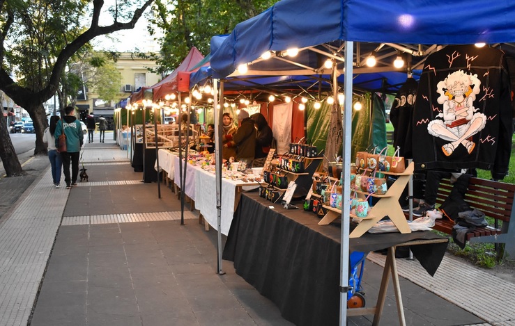 FERIA DE EMPRENDEDORES DE LA ECONOMÍA SOCIAL EN LA PLAZA 25 DE MAYO