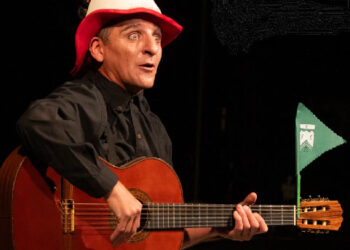 CANTA HUMOR EN PUEBLO VIEJO