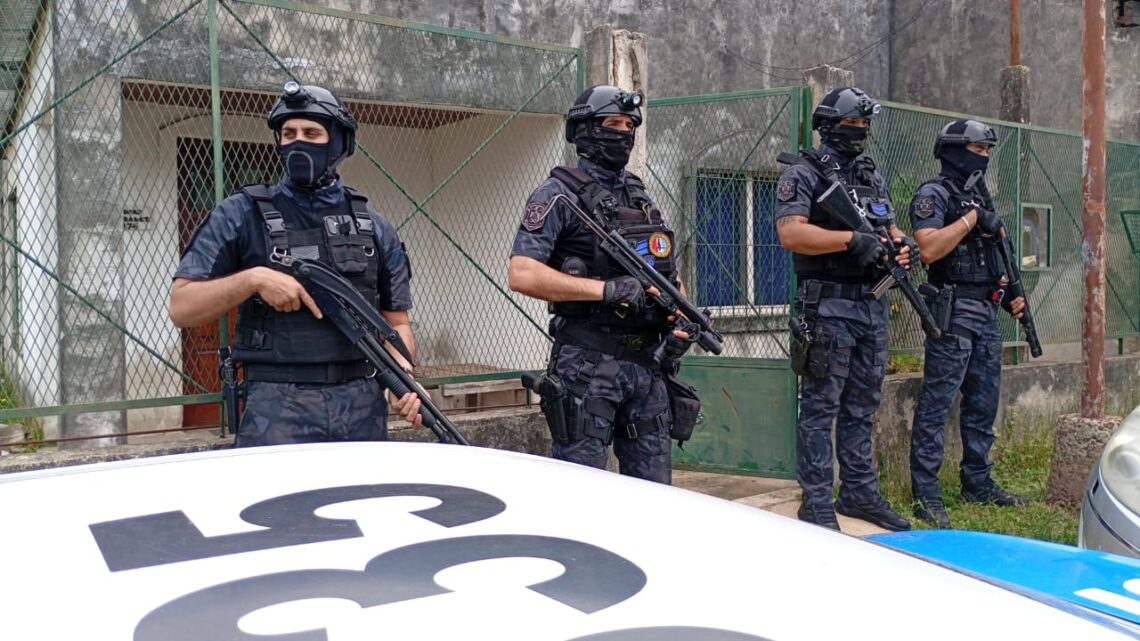 54 allanamientos por venta ilegal de armas