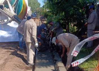 Colonia Ayuí realiza obras de infraestructura vial con recursos municipales