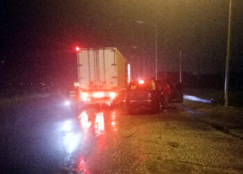 SINIESTRO VIAL: Colisión entre camión y camioneta en Autovía Artigas