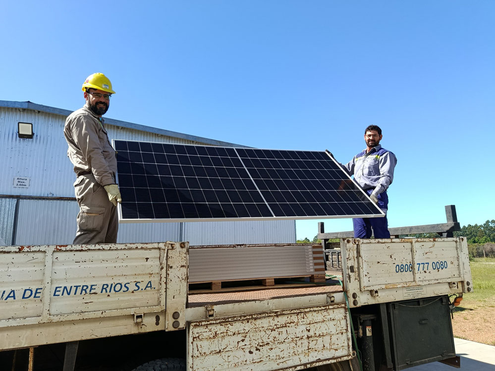 El Municipio de Federación recibió Paneles Solares de ENERSA