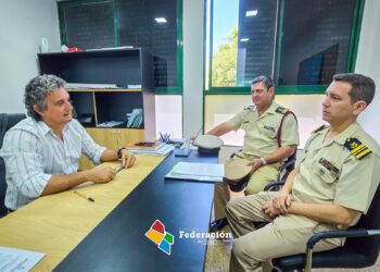 El Intendente Bravo recibió a Autoridades de Prefectura Federación proyectando la temporada y la Fiesta del Lago