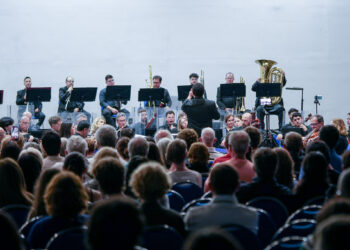 Se realizó el concierto final del Seminario Internacional de Dirección Orquestal y cierre de temporada de la Sinfónica