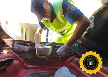 HALLAN MÁS DE $243 MILLONES OCULTOS EN UN “DOBLE FONDO” DE UN AUTO DURANTE UN CONTROL EN PASO CERRITO