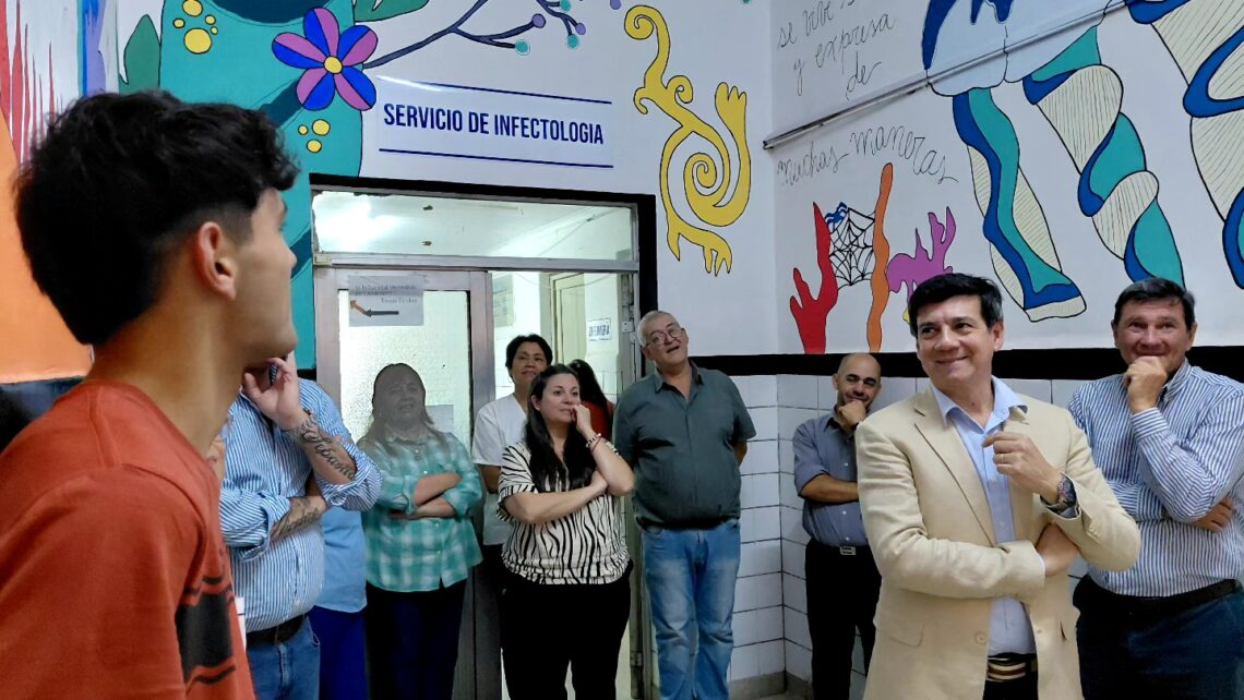 Estudiantes concordienses inauguraron un mural en el servicio de Infectología del Hospital Felipe Heras