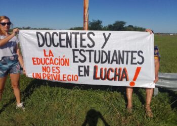 Volanteada en defensa de los Institutos de Educación Superior