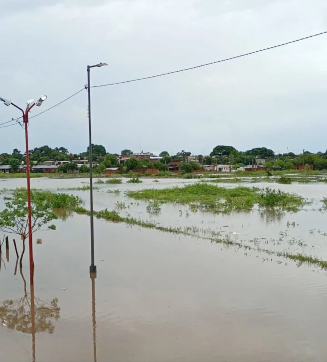 CORRIENTES: LA CIUDAD ACUMULA 600 MM DE LLUVIA CAÍDA EN CINCO DÍAS Y MÁS DE 150 EVACUADOS