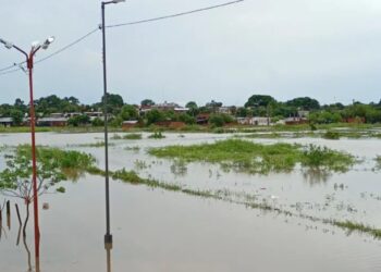 CORRIENTES: LA CIUDAD ACUMULA 600 MM DE LLUVIA CAÍDA EN CINCO DÍAS Y MÁS DE 150 EVACUADOS