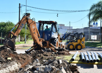 EDOS AVANZA CON LA EXTENSIÓN DE LA RED DE AGUA QUE BENEFICIARÁ AL BARRIO PAMPA SOLER