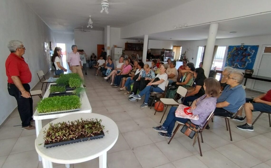 NUEVA JORNADA DEL PROGRAMA DE HUERTAS AGROECOLÓGICAS FAMILIARES EN VILLA ZORRAQUÍN