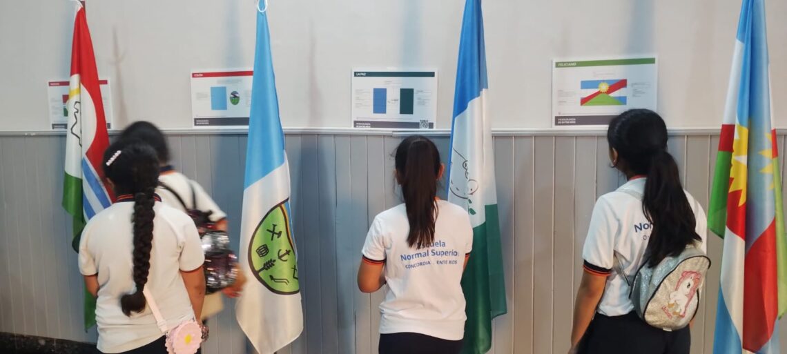 LA MUESTRA ITINERANTE DE VEXILOLOGÍA ENTRERRIANA LLEGÓ A CONCORDIA