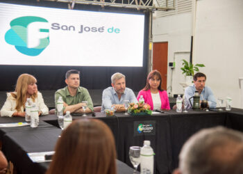 El gobernador se reunió con presidentes de juntas de gobierno y comunas del departamento Feliciano