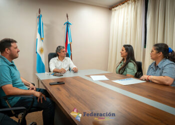 El Intendente Bravo firma convenio entre CAFESG y el Centro Foresto Industrial para cesión de maquinaria