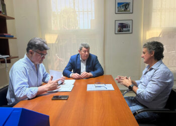 El Intendente Bravo se reunió con el Presidente del IAPV por gestiones del Programa de Vivienda RENABAP