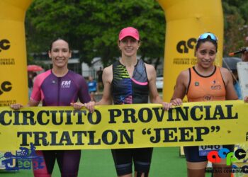 EL TRIATLON JEEP BRILLÓ EN EL LAGO, EL PACEÑO BRUNO BALDINI Y LA CONCORDIENSE ANA BRUNINI LOS GANADORES