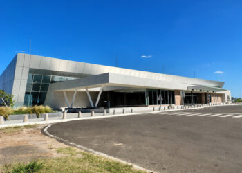 CONVOCATORIA A INTERESADOS CONTRATACIÓN DEL SERVICIO DE LIMPIEZA Y MANTENIMIENTO DE ESPACIOS VERDES, LADO AIRE, DEL AEROPUERTO “J.J. PIERRESTEGUI”