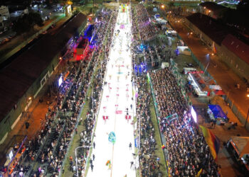 ANTE UN GRAN MARCO DE PÚBLICO Y TODA LA PASIÓN DE LAS COMPARSAS COMENZÓ EL CARNAVAL DE CONCORDIA