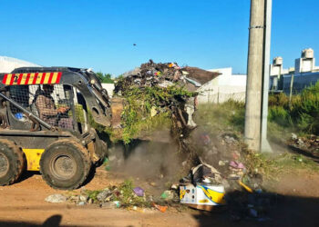 LA MUNICIPALIDAD REFUERZA LOS TRABAJOS DE LIMPIEZA EN DISTINTOS SECTORES DE LA CIUDAD