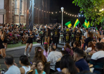 Feliciano, Victoria y Paraná mostraron su carnaval en La Vieja Usina