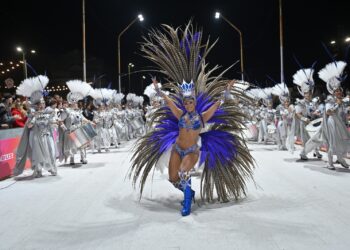 Gran inicio de la Fiesta Nacional Carnaval del País