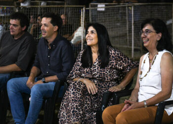 La vicegobernadora Aluani acompañó el carnaval de Nogoyá