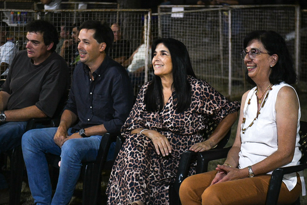 La vicegobernadora Aluani acompañó el carnaval de Nogoyá