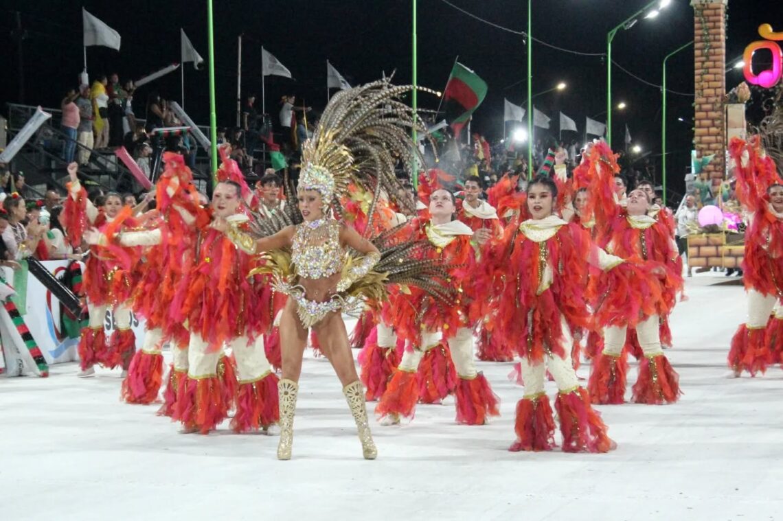 MONTE CASEROS VIVIÓ UN INTENSO FIN DE SEMANA DE CARNAVAL Y SE PREPARA PARA EL GRAN CIERRE