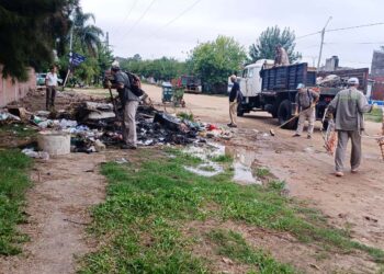 SERVICIOS PÚBLICOS REALIZA TAREAS DE LIMPIEZA Y MANTENIMIENTO EN EL BARRIO PAMPA SOLER