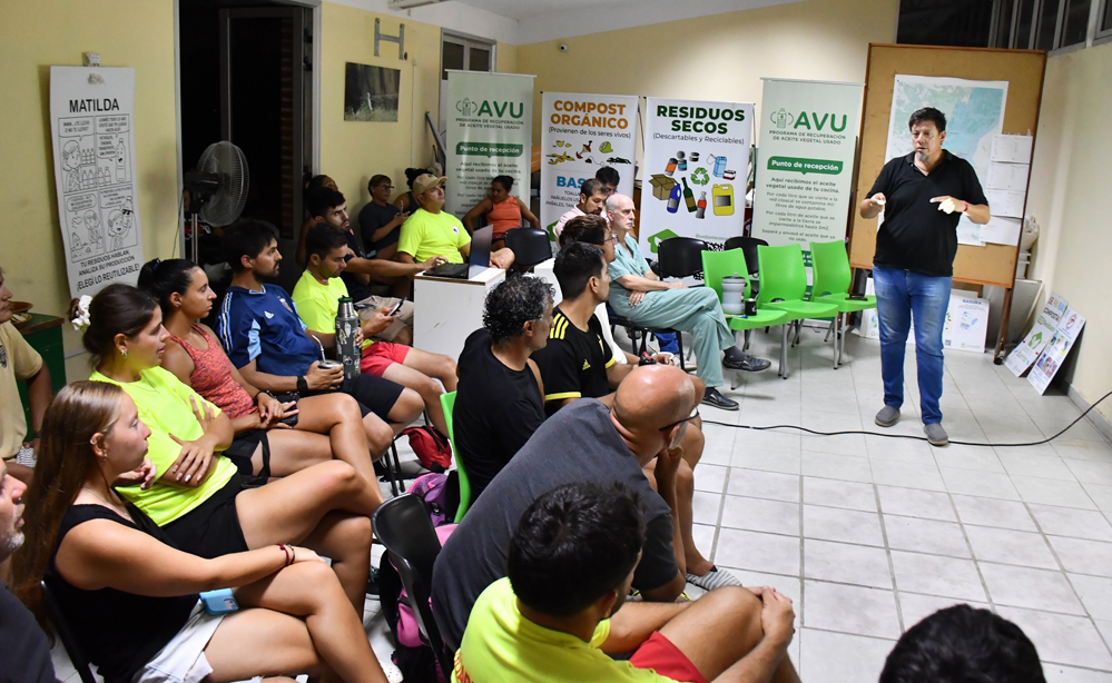 GUARDAVIDAS FUERON CAPACITADOS SOBRE ESTRATEGIAS PREVENTIVAS EN AGUAS RECREATIVAS