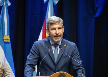 Luego de una década, Entre Ríos vuelve a los mercados y hace su primera colocación exitosa de deuda