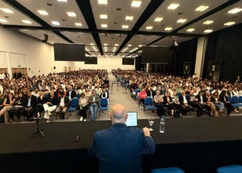 Gran convocatoria en el inicio de las VIII Jornadas Regionales de Educación