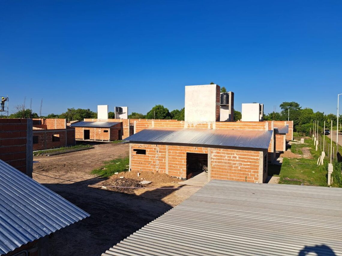 Avanza la construcción de 22 viviendas del programa “Ahora Tu Hogar” en Feliciano